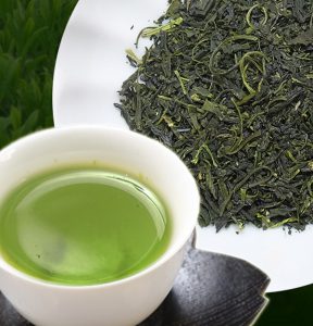 玉緑茶(別名 ぐり茶):曲がった形状をしている